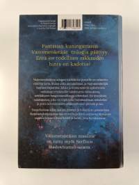 Pimeyden kuningatar : Varjometsästäjät 3