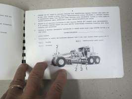 Lokomo AH-132 Tiehöylä käyttöohjekirja / road grader, operator´s manual in finnish