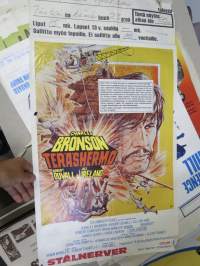 Teräshermo, pääosissa Charles Bronson, Robert Duvall, Jill Ireland -elokuvajuliste, kiertueversio (Matti Piuhola)