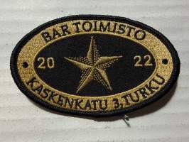 Bar Toimisto 2022 Kasarmikatu 3 Turku – kangasmerkki