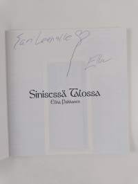 Sinisessä talossa (signeerattu, tekijän omiste)