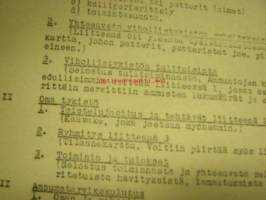 Tykistön tiedustelutoiminta -koulutustoimintaa ja sotakokemuksia ym. sekalaista sodanjälkeistä upseerikoulutuksen aineistoa -kansio