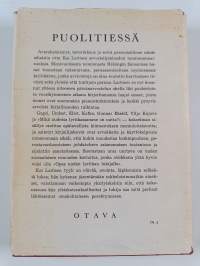Puolitiessä : esseitä kirjallisuudesta