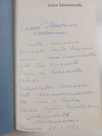 Lintu kämmenellä (tekijän omiste, signeerattu)