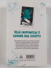 Kaksi voi säilyttää salaisuuden jos toinen heistä on kuollut