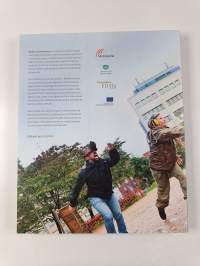 Kansalaisnavigointi : soveltava teatteri matkalla metropoliin