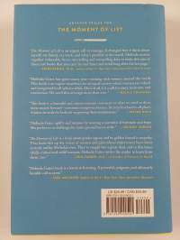 The Moment of Lift - How Empowering Women Changes the World