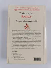 Ramses Lännen akaasiapuun alla