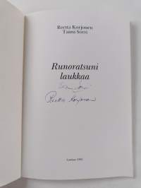 Runoratsuni laukkaa (signeerattu)