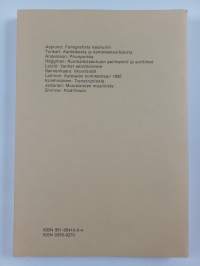 Paimensoittimista kisällilauluun : tutkielmia kansanmusiikista 1 (signeerattu, tekijän omiste)