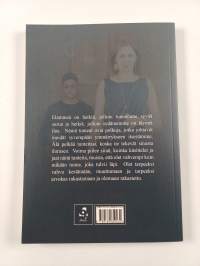 Minä olen Sarisa : Nainen vailla kotimaata (signeerattu, tekijän omiste)