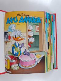 Aku Ankka puolivuosikerta 2007 (nrot 23-49 kansiossa)