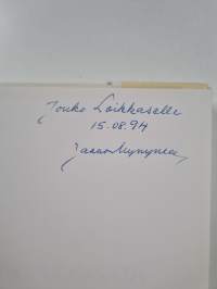 Viestien vuosisata (signeerattu)