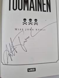 Mies joka kuoli (signeerattu)