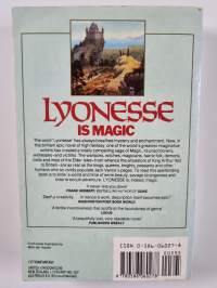 Lyonesse 1-2 : Suldrun's garden ; the Green Pearl