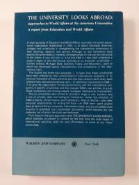The University looks abroad : Approaches to World Affairs at Six American Universities