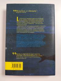 Merikirja, eli, Kuinka pyydystää jättihaita kumiveneestä isolla merellä neljänä vuodenaikana