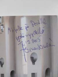 Ihmettelen : tarinointia Paavalinkirkosta (signeerattu)