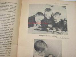 Säästäjän Joulu 1946 (takasivulla sarjakuva Touhulan Tontut kuvat Rudolf Koivu, sanat Raul Roine)