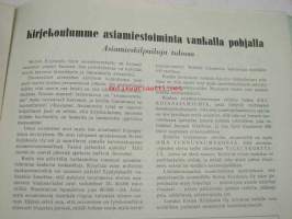 Oppilasviesti 1956 nr 1 - Kotien Kirjekouu Oy:n oppilaslehti, kansikuvassa mallioppilas Olavi Suominen