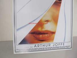 Haaremi -elokuvajuliste, Nastassja Kinski, Ben Kingsley, Alain Sarde, Arthur Joffe