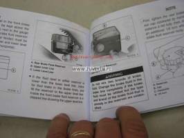 Kawasaki Z1000 owner´s manual -käyttöohjekirja