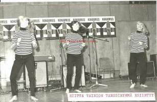 Riitta Vainion tanssiryhmä - Kokoomuksen suuri vaalishow 15.3.66 Messuhallissa, 11x17 cm