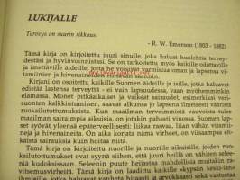 Terveyttä ja pitkää ikää vitamiineista ja hivenaineista