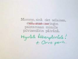 onnittelukortti  mummolle  kukat maijakossa