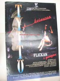 Tyttö keinussa - Flickan i gungan -elokuvajuliste, Meg Tilly, Rupert Frazer, Gordon Hessler