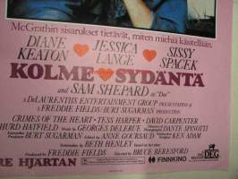 Kolme sydäntä - Tre hjärtan -elokuvajuliste, Diane Keaton, Jessica Lange, Sissy Spacek, Bruce Beresford