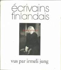 Irmelin Jungin valokuvia suomalaisista kirjailijoista 1989