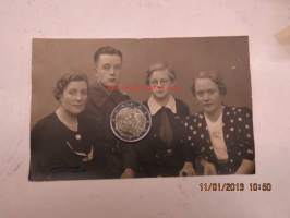 Solttu &amp; partiotyttö 1.1.1938 -valokuva