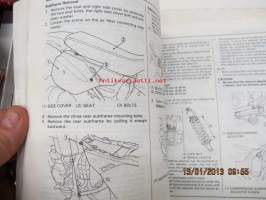 Honda CR125R 1989 owner´s maintenance manual -omistajan huolto-ohjekirja
