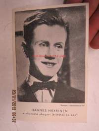 Hannes Häyrinen -elokuvapostikortti, Suomen Filmiteollisuus elokuvasta &quot;August järjestää kaiken&quot;