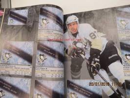 NHL / LNH Hockey 2011-12 Sticker Album / Album D´Autocollants -tarrakirja