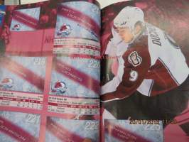 NHL / LNH Hockey 2011-12 Sticker Album / Album D´Autocollants -tarrakirja