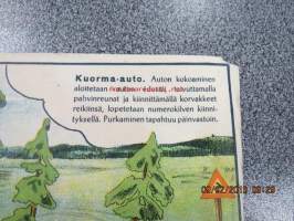 Pahvinjalostus Oy -pakkauksessa oleva käyttämätön kartongista taivuteltava kuorma-auto noin 1950-luvulta