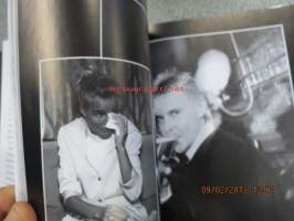 Poppareita sankareita ja kaunottaria - Olavi Kaskisuo ja Suomen julkkishistorian villit vuodet