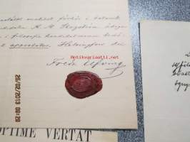 Albin Mikael Skogström -koulu- ja opiskelutodistuksia 1900-luvun alkuvuosilta, asiakirjojen allekirjoittajina mm. Arthur Clopath, Max Åkerblom, Fred. Elfving ym.