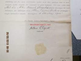 Albin Mikael Skogström -koulu- ja opiskelutodistuksia 1900-luvun alkuvuosilta, asiakirjojen allekirjoittajina mm. Arthur Clopath, Max Åkerblom, Fred. Elfving ym.