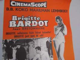 Hitonmoinen tyttö - Mademoiselle Pigalle -elokuvajuliste, Brigitte Bardot, Jean Bretonniere