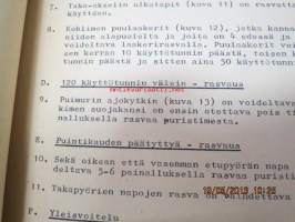 McCormick International 8-41 itsekulkevan leikkuupuimurin käyttö- ja hoito-ohjeita