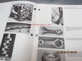 Case Product News - Engines 4-390 Case engine -moottoriuutuksia esite