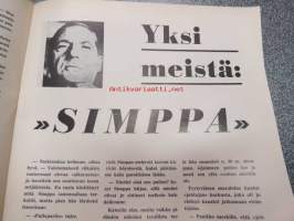 Miesten Maailma 1972 nr 8, Liftari matkalla pohjoiseen, Nainen ja hänen koiransa, Shirley McCadden, Yksi meistä - &quot;Simppa&quot;, ym.