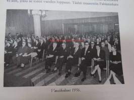 Sotasokeat 15 vuotta, sisältää mm. Paavo Rintalan ja Veikko huovisen kertomukset