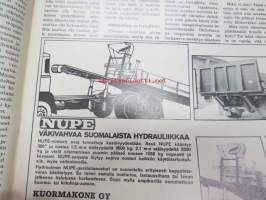 Aja 1971 nr 4 -Oy Scan-Auto Ab Saab &amp; Scania asiakaslehti, sis. mm.: ruuhkat ja letkat nelostiellä, Scania CR 111 M, Autoemäntä- ja kuljettajahaastattelut...