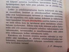 Katso eteesi! Kirja elämänkouluun lähteville nuorille, annettu lahjaksi Ester sinervälle Haudankorvan kansakoulusta 1915 (Forssa)