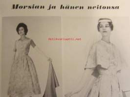 Eeva 1960 nr 1 (kansikuva Yksi tyttö kolmet kasot Carita Järvinen) Carita esittelee arvoturkiksia, Calumetin Iso-Lydia, Valojen Leikkiä.