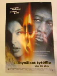 Jäähyväiset tytöille - Poliisi etsii tappavaa keräilijää. johtolankana nainen, joka pääsi pakoon. / Kiss the girl. Näyttelijät; Morgan Freeman, ashley Judd